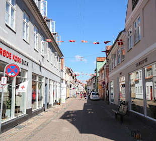 Enge Gassen und bunte Gebäude