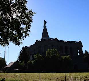 Oktogon und Herkules