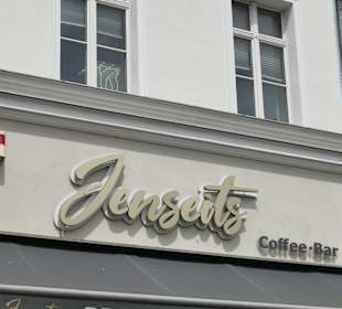 Kaffeepause bei Café Jenseits am Rio-Reiser-Platz