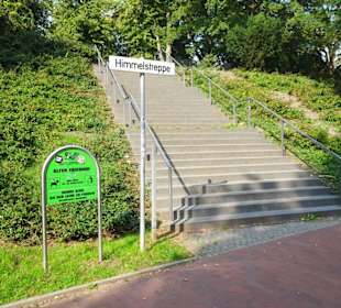 Die "Himmelstreppe" zum Alten Friedhof Harburg