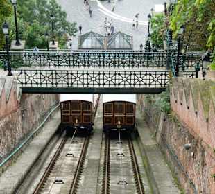Beide Standseilbahnkabinen
