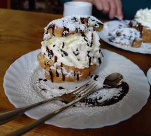 Windbeutel Cafe Fabula
