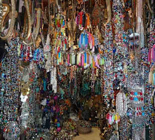 Ketten in Hülle & Fülle