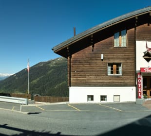 Vor dem Hotel und Restaurant Hotel Bellwald