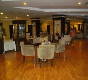 Gemütliche Lobby. Barbereich