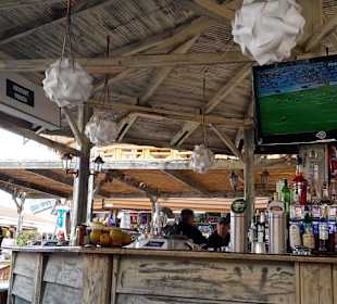 Auf der Promenade gibt es einige Sky Bars