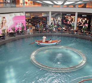 In der Shopping-Mall "Shoppes" at Marina Bay Sands