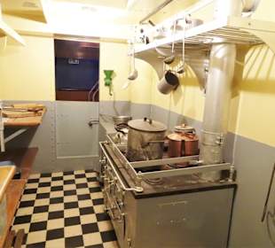 In der Kombüse eines Schiffes