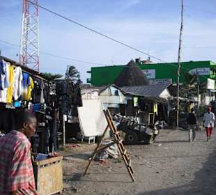 Rechts und links der Hauptstraße