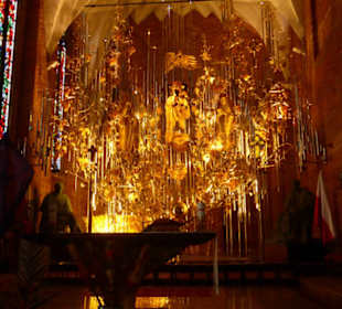 Brigittenkirche mit 11 Meter hohem Bernsteinaltar