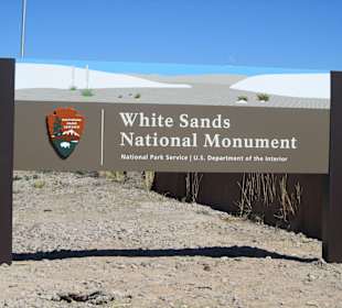 Schild am Eingang von White Sands