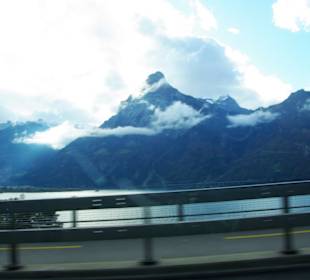 Das Gebirge im Hintergrund