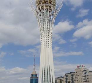 Bayterek Turm - DAS Wahrzeichen Astanas. 