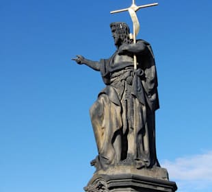 Statue sul ponte