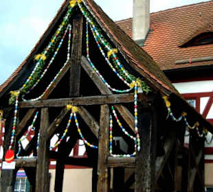 Osterbrunnen in Rosstal