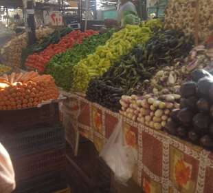 Obst- und Gemüsemarkt in der Altstadt (Dahar)