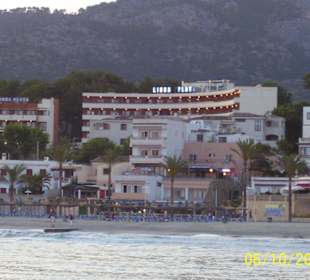 Hotel Linda Playa mit Nebengebäude im Hintergrund