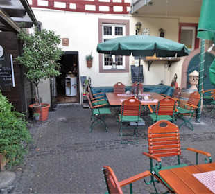 Im Innenhof der Jakobusklause