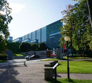 KUMU Art Museum  Tallinn aus fer Ferne