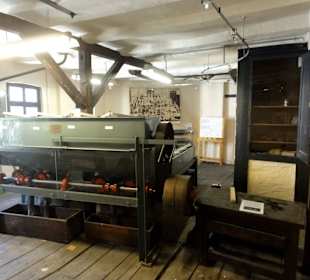 Historische Maschinen zur Schrotherstellung