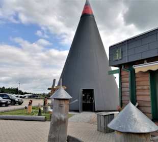 Blick zum Kerzenmuseum.