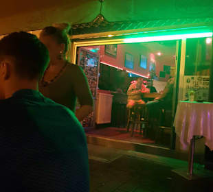 Außenbereich Bierbänke