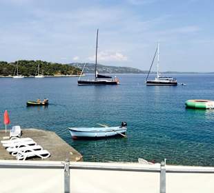 Strandsteg und Bojenfeld Baroni Mali Iz