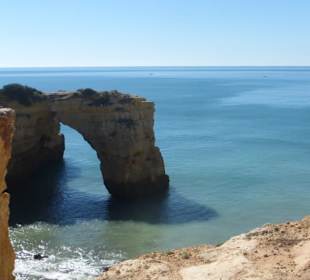 Praia de Albandeira „Triumphbogen“ bei Benagil