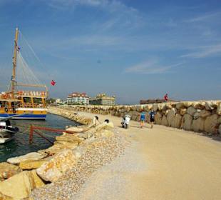 Neuer kleiner Hafen beim Hotel Royal Dragon