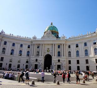 Vorderansicht der Hofburg 