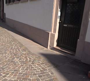 Schildhalterinbrunnen Ettlingen