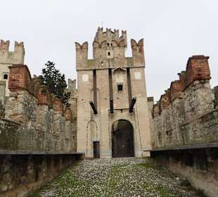 Старый замок в Сирмионе