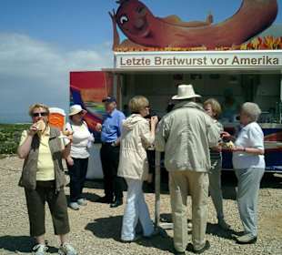 Letzte Bratwurst vor Amerika
