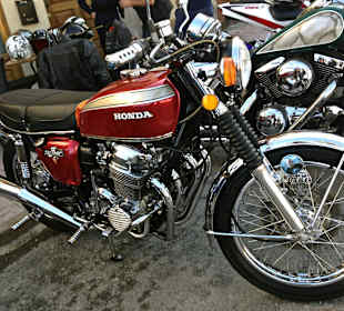 Classic Bike-Treff an der Promenade von M´scala