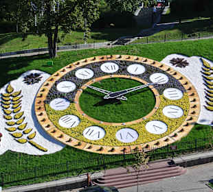 Uhr am Unabhängigkeitsplatz