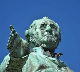 Ansichten des Ernst Moritz Arndt-Denkmals