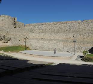 Rhodos - opevnění s příkopem