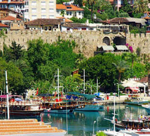 Blick zum Hafen von Antalya
