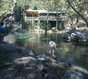 Bei der historischen Brücke