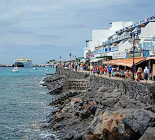 Aussicht auf Playa-Blanca Promenade