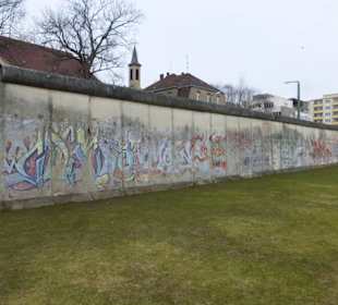 Teil der ehemaligen Mauer 