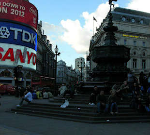 Piccadilly Circus-Shaftesbury - Gedenkbrunnen