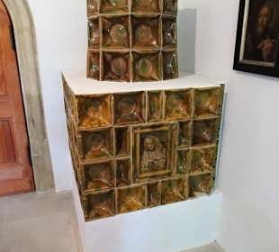 Alter Kachelofen in der Burg Lauenstein