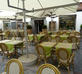 Zentral gelegen, mit Terrasse am Fluss