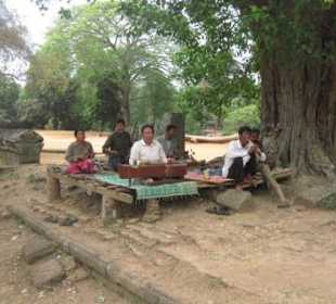 Blinde Musiker spielen traditionelle Musik