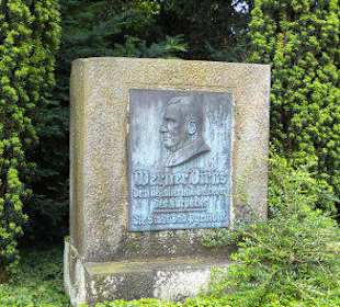 Denkmal Dierks, Erbauer Kurpark