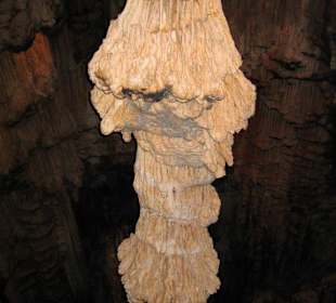 Säule in der Höhle