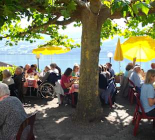 Die Terrasse mit Seeblick.