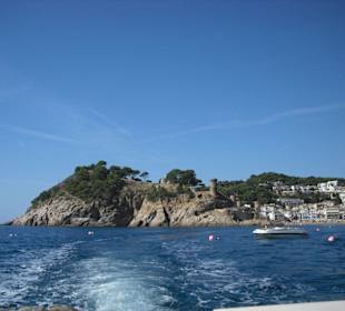 Burganlage vom Wasser aus gesehen