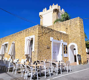 Hinten "Torre de Guzman"